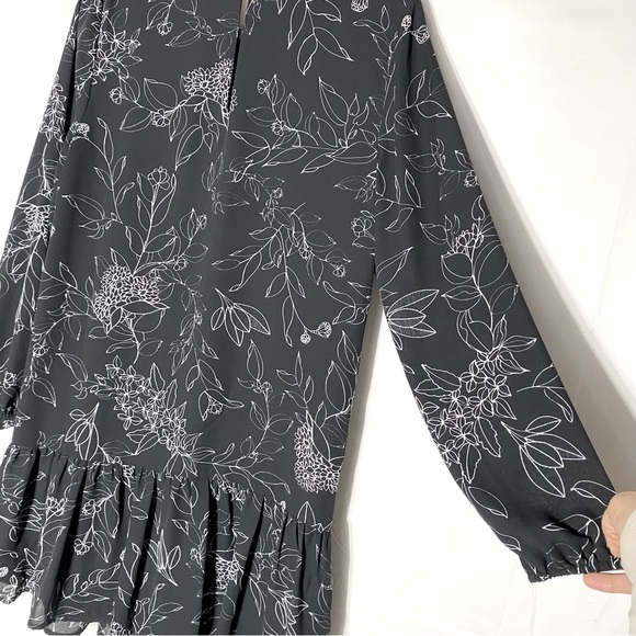 Lila Rose Black W White Floral Print Long Sleeve Ruffle Hem Mini Dress 6 - Picture 12 of 16
